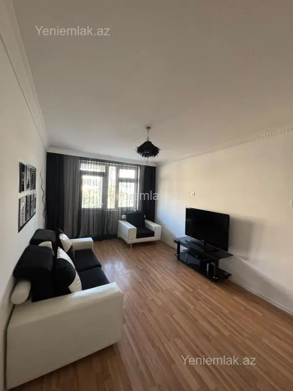 Satılır 2 otaqlı köhnə tikili 60 m²