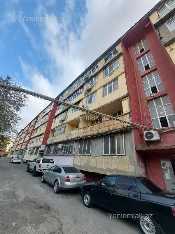 Satılır 2 otaqlı köhnə tikili 65 m²