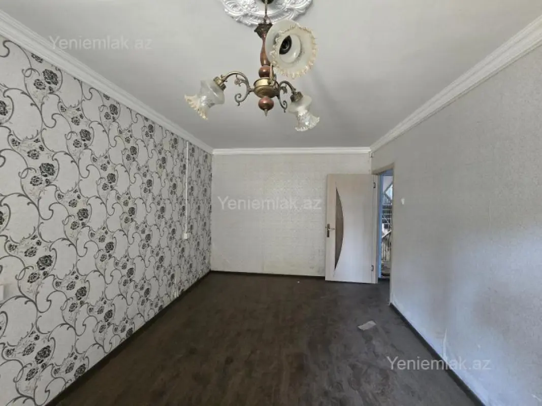 Satılır 1 otaqlı köhnə tikili 30 m²