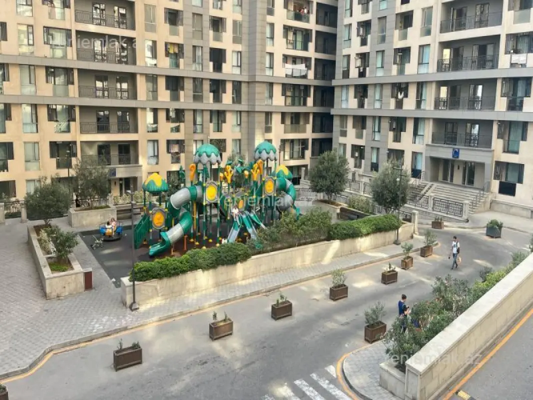 Satılır 2 otaqlı yeni tikili 60 m²
