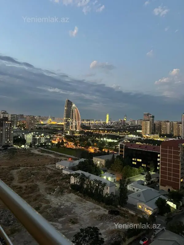 Satılır 4 otaqlı yeni tikili 175 m²