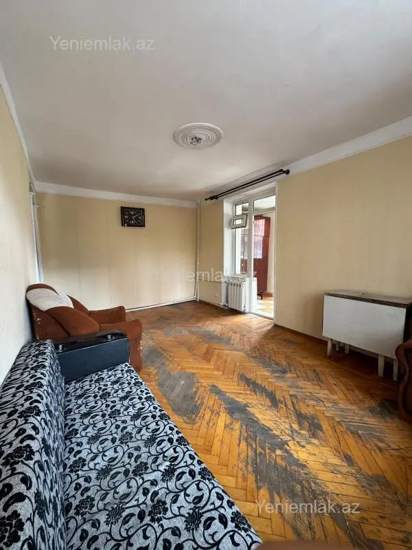 Satılır 2 otaqlı köhnə tikili 55 m²