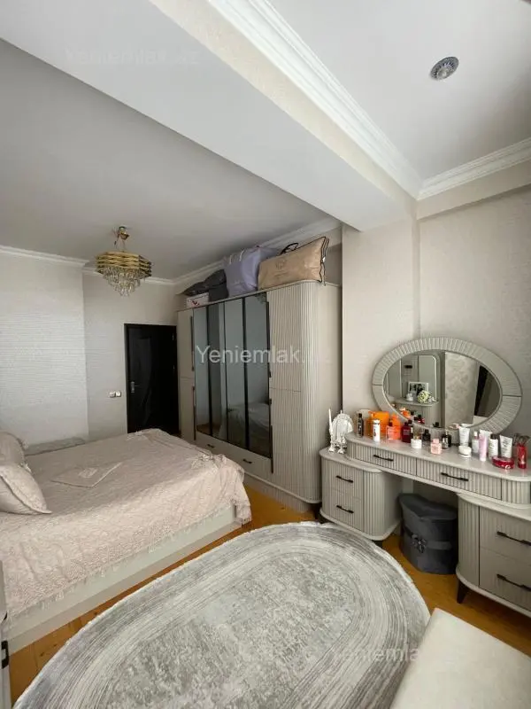 Satılır 3 otaqlı yeni tikili 80 m²