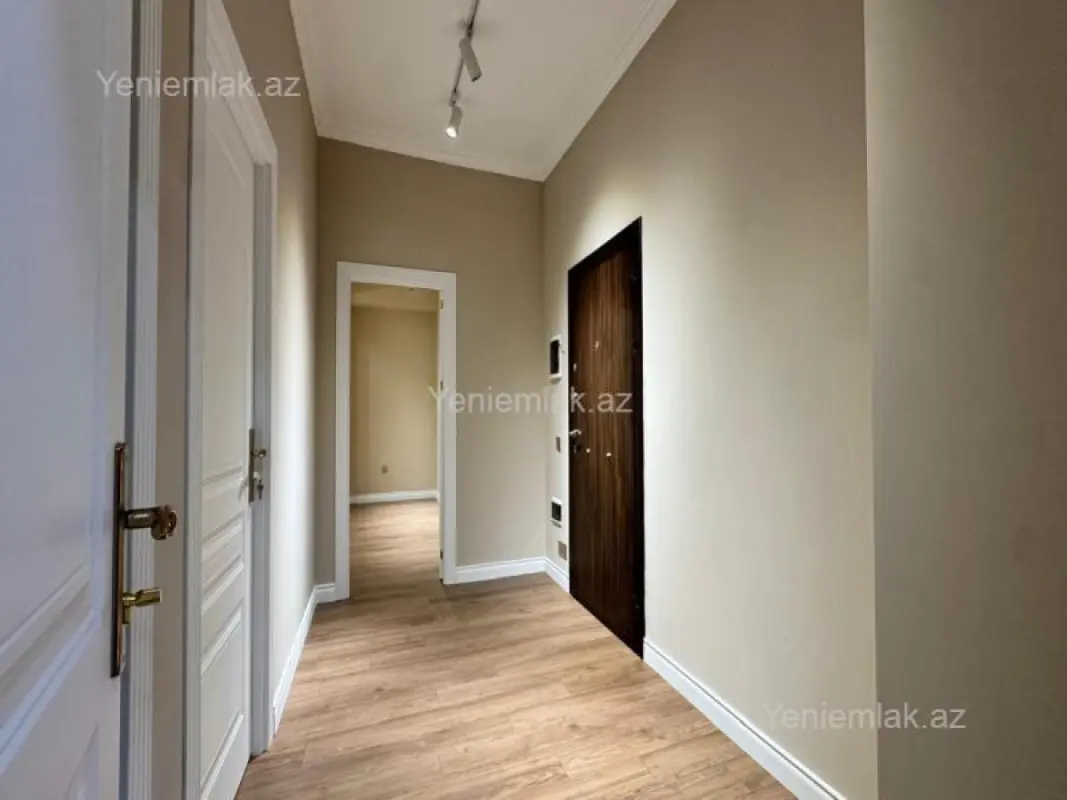 Satılır 2 otaqlı yeni tikili 80 m²