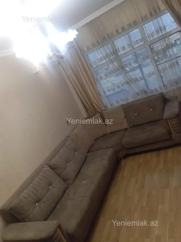 Satılır 2 otaqlı köhnə tikili 65 m²