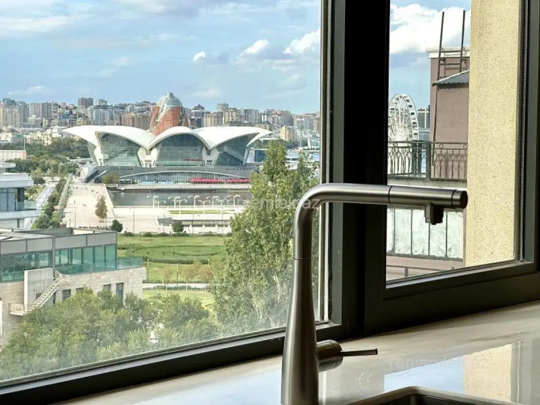 Satılır 4 otaqlı yeni tikili 222 m²