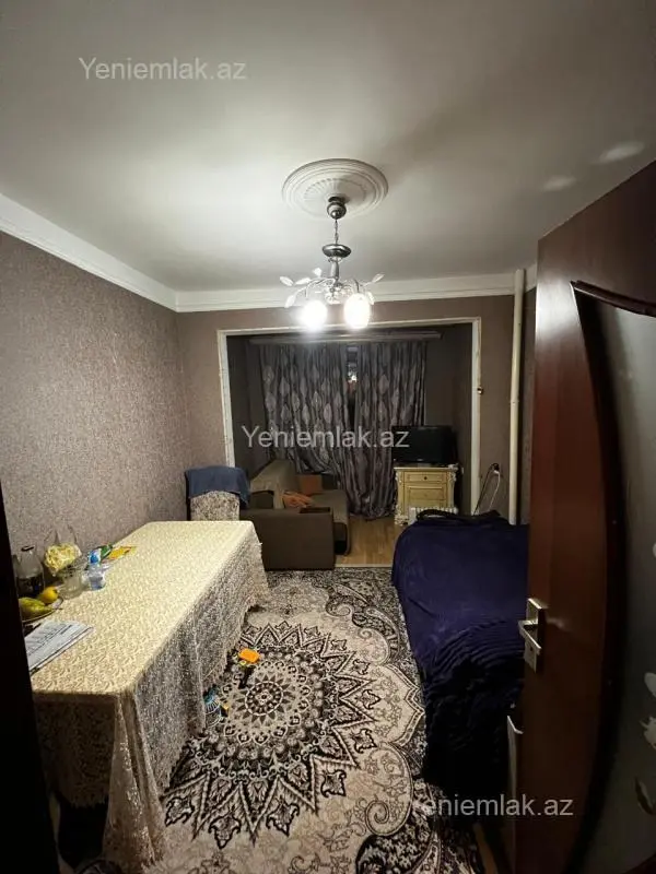Satılır 3 otaqlı köhnə tikili 80 m²