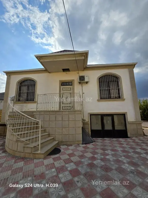 Satılır 4 otaqlı həyət evi 120 m²