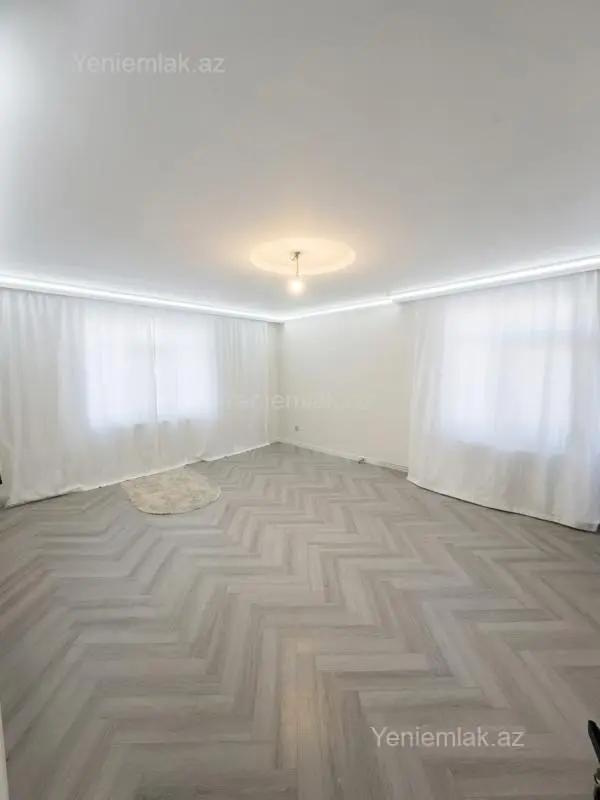 Satılır 3 otaqlı köhnə tikili 100 m²