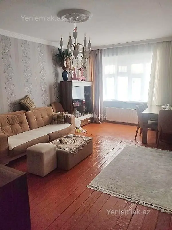 Satılır 2 otaqlı köhnə tikili 50 m²