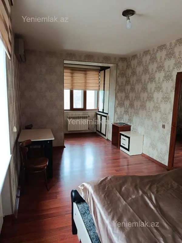 Satılır 1 otaqlı köhnə tikili 40 m²