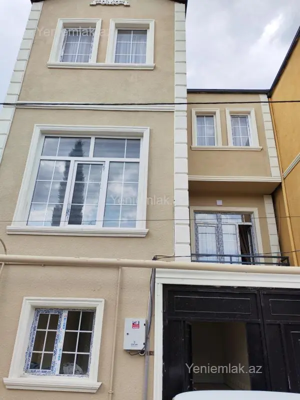 Satılır 4 otaqlı həyət evi 200 m²