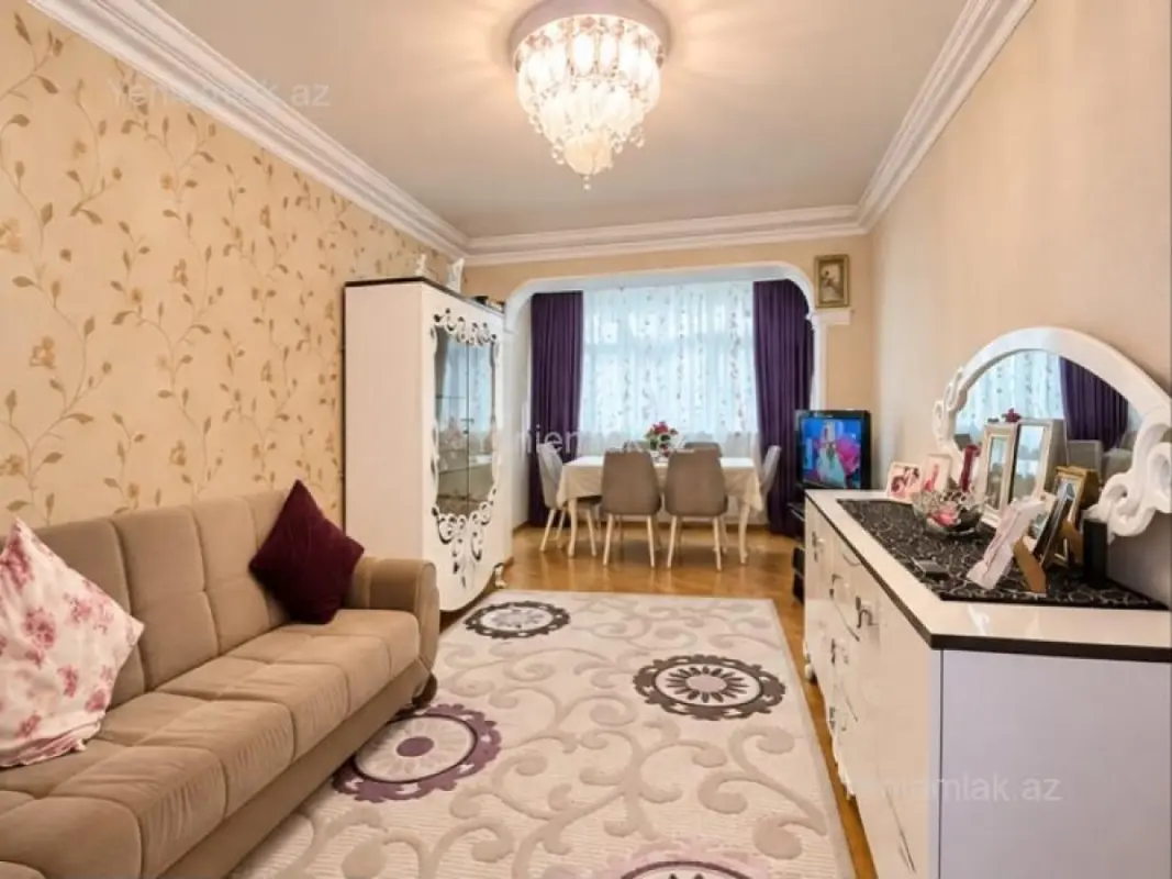 Satılır 4 otaqlı köhnə tikili 105 m²