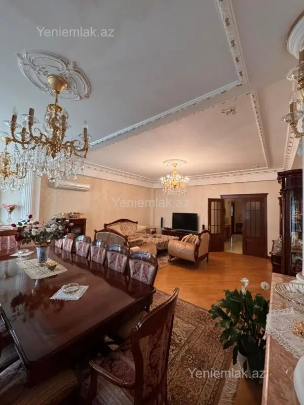 Satılır 4 otaqlı yeni tikili 190 m²