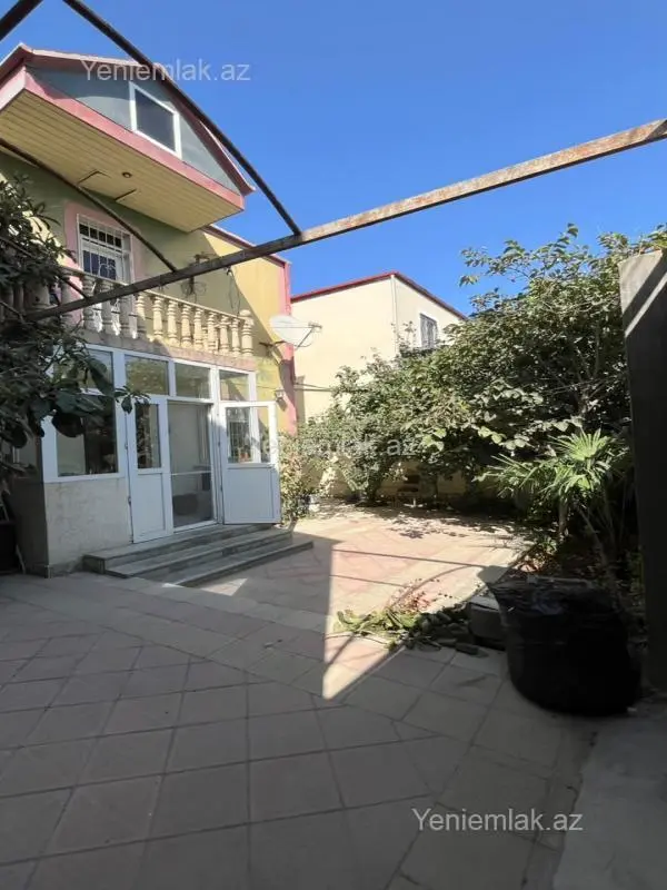 Satılır 4 otaqlı həyət evi 140 m²