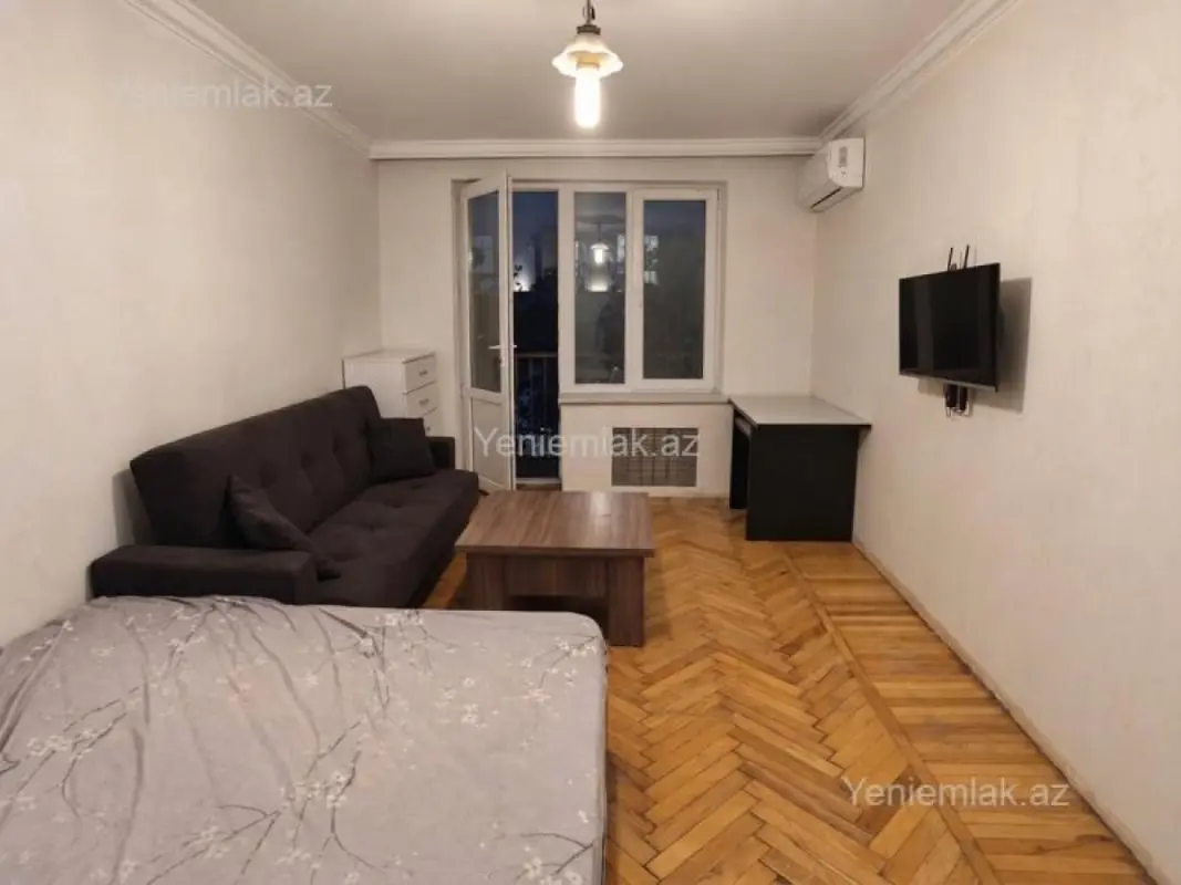 Satılır 1 otaqlı köhnə tikili 40 m²