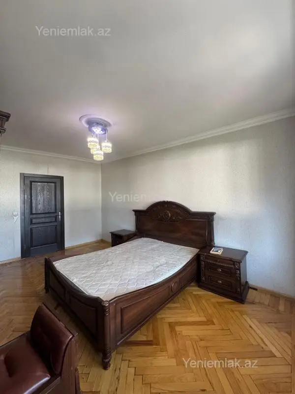 Satılır 3 otaqlı köhnə tikili 70 m²