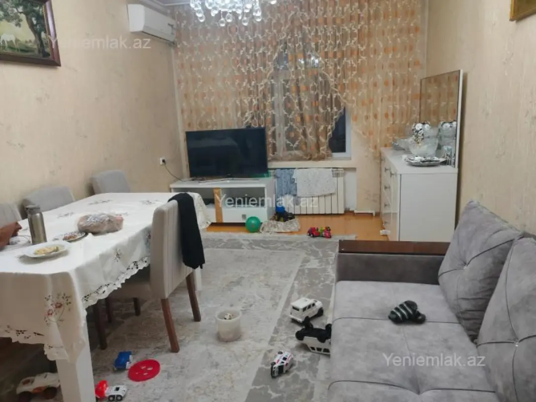 Satılır 3 otaqlı köhnə tikili 90 m²