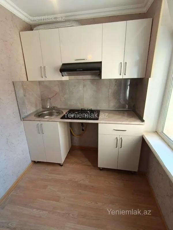 Satılır 1 otaqlı köhnə tikili 32 m²