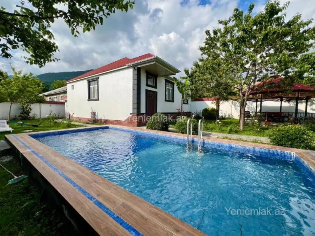 Satılır 4 otaqlı həyət evi 110 m²