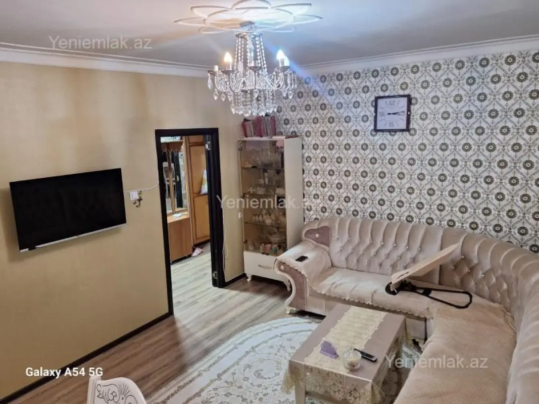 Satılır 2 otaqlı köhnə tikili 60 m²