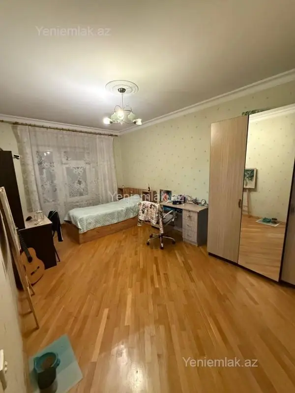 Satılır 4 otaqlı köhnə tikili 97 m²