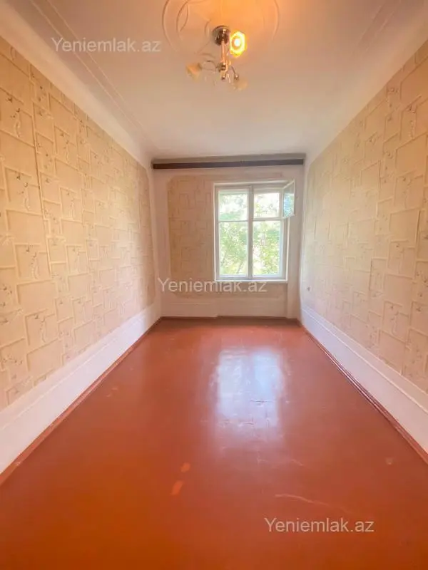 Satılır 2 otaqlı köhnə tikili 56 m²