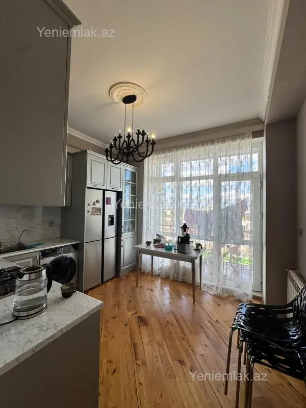 Satılır 2 otaqlı yeni tikili 82 m²