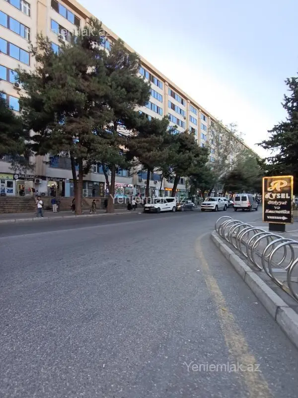 Satılır 4 otaqlı köhnə tikili 98 m²