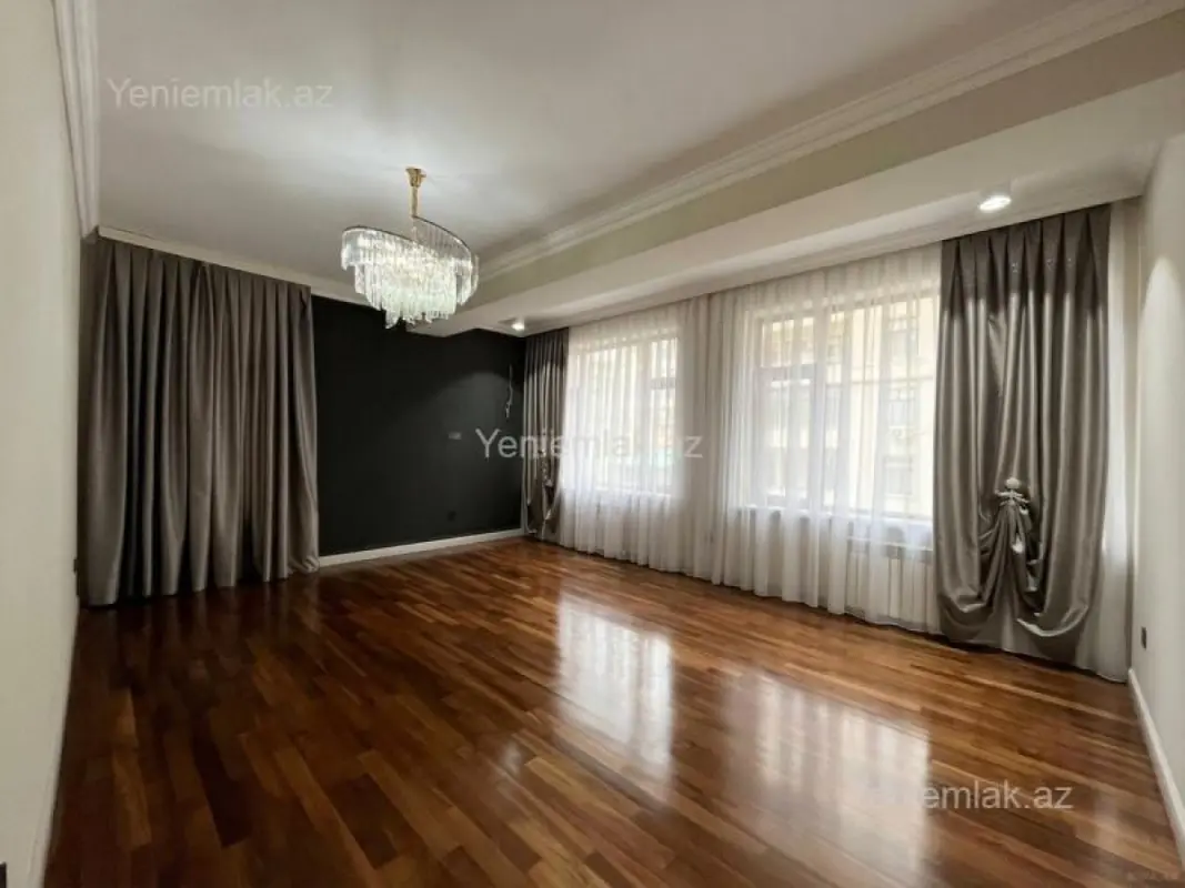Satılır 3 otaqlı yeni tikili 135 m²