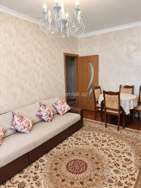 Satılır 3 otaqlı köhnə tikili 90 m²