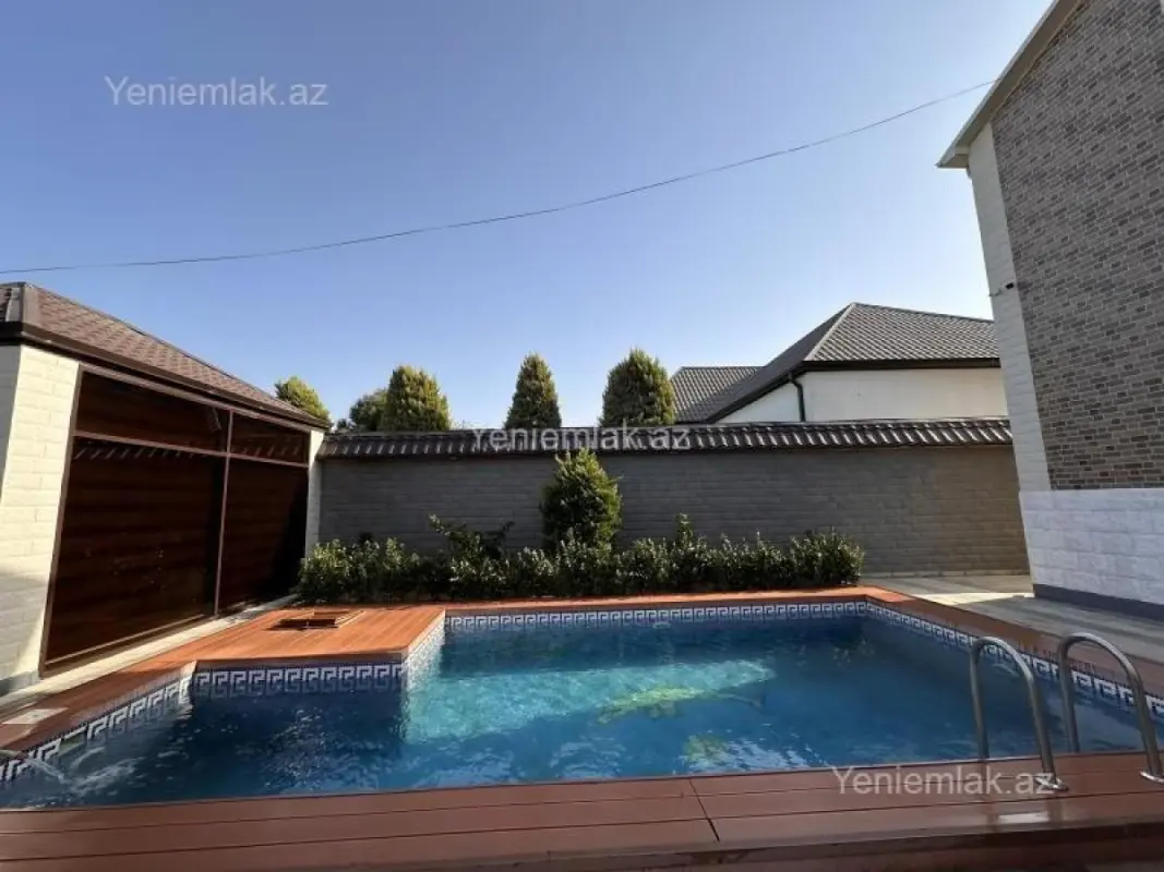 Satılır 5 otaqlı həyət evi 260 m²
