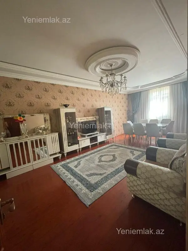 Satılır 4 otaqlı həyət evi 200 m²
