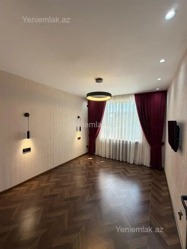 Satılır 2 otaqlı köhnə tikili 60 m²