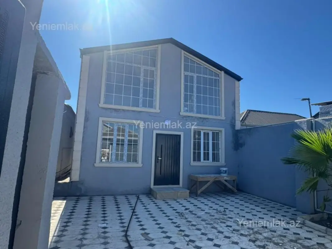 Satılır 6 otaqlı həyət evi 180 m²