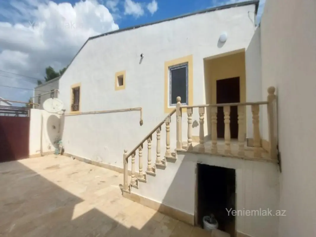 Satılır 4 otaqlı həyət evi 120 m²