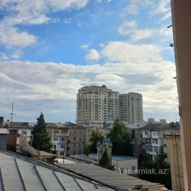 Satılır 3 otaqlı yeni tikili 125 m²
