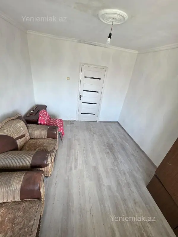 Satılır 2 otaqlı köhnə tikili 55 m²