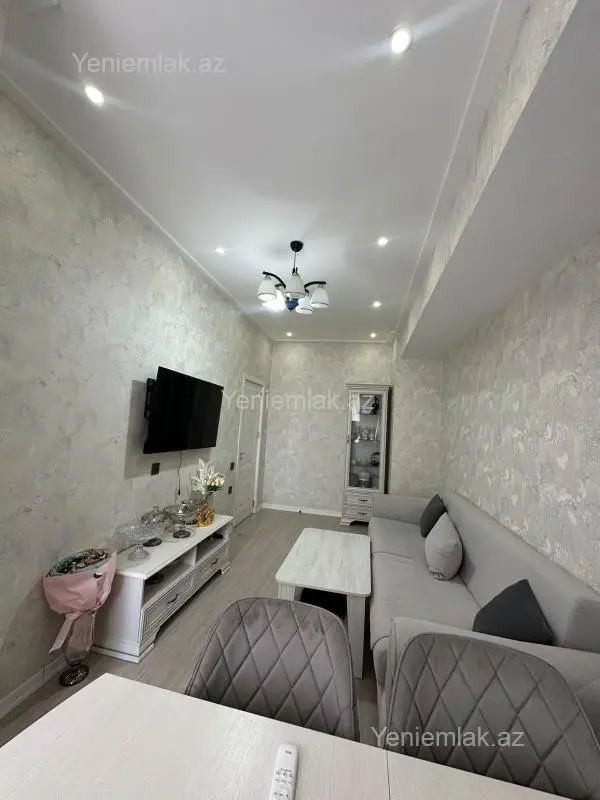 Satılır 3 otaqlı yeni tikili 75 m²