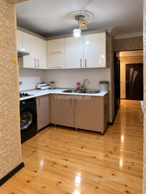 Satılır 2 otaqlı köhnə tikili 52 m²