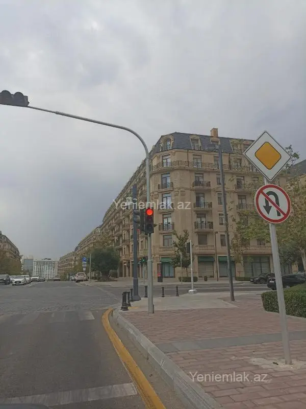 Satılır 4 otaqlı yeni tikili 161 m²