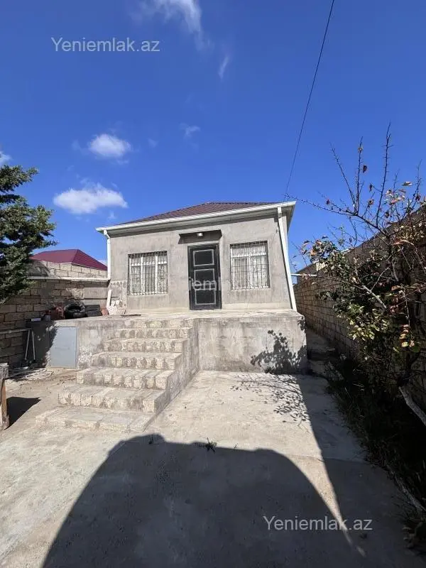 Satılır 2 otaqlı həyət evi 82 m²