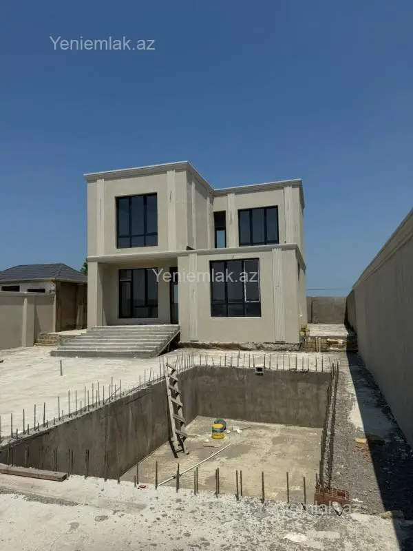 Satılır 5 otaqlı həyət evi 200 m²