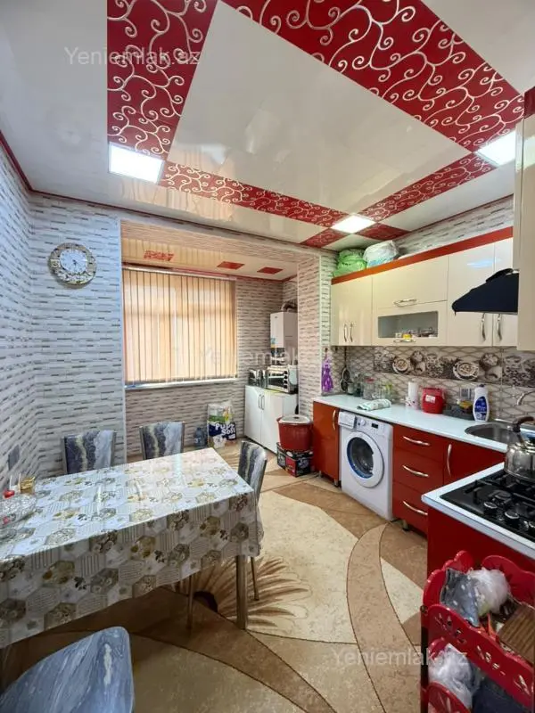Satılır 4 otaqlı köhnə tikili 90 m²