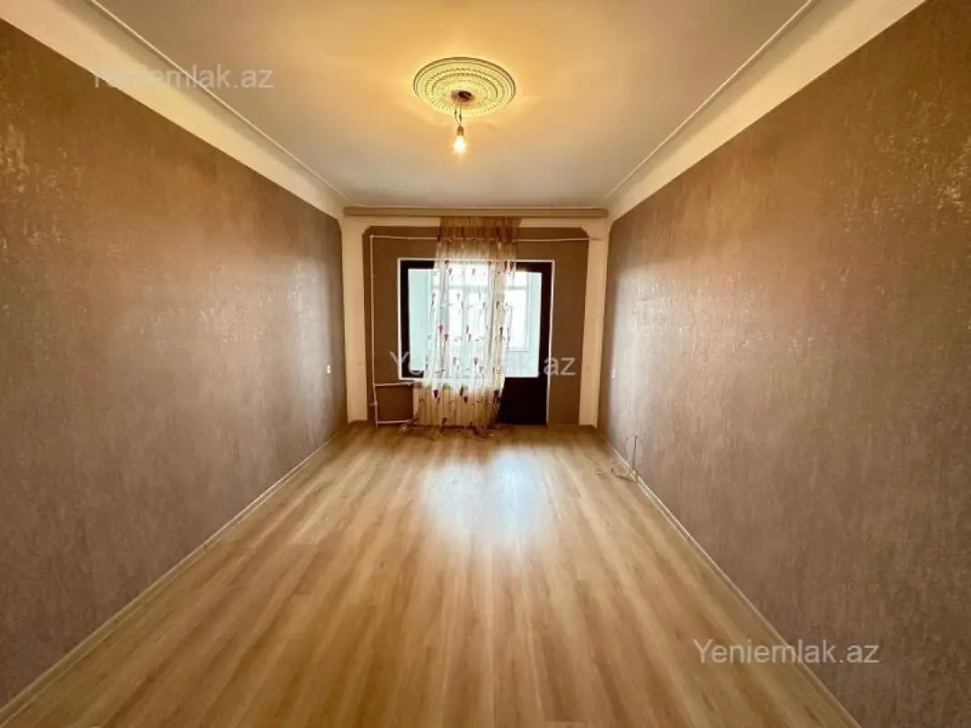 Satılır 3 otaqlı köhnə tikili 90 m²