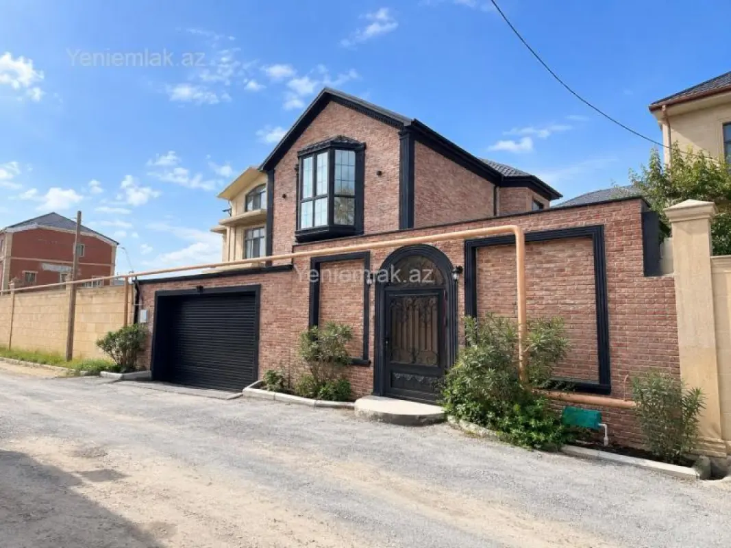 Satılır 5 otaqlı həyət evi 250 m²