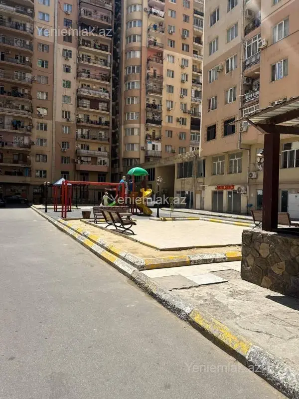 Satılır 3 otaqlı yeni tikili 120 m²