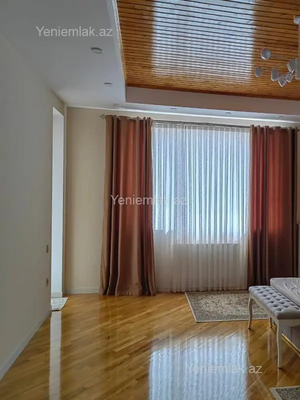Satılır 7 otaqlı həyət evi 650 m²