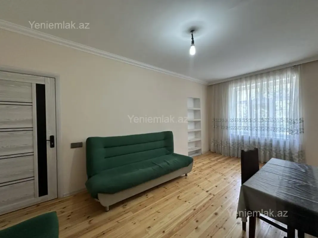 Satılır 2 otaqlı köhnə tikili 60 m²