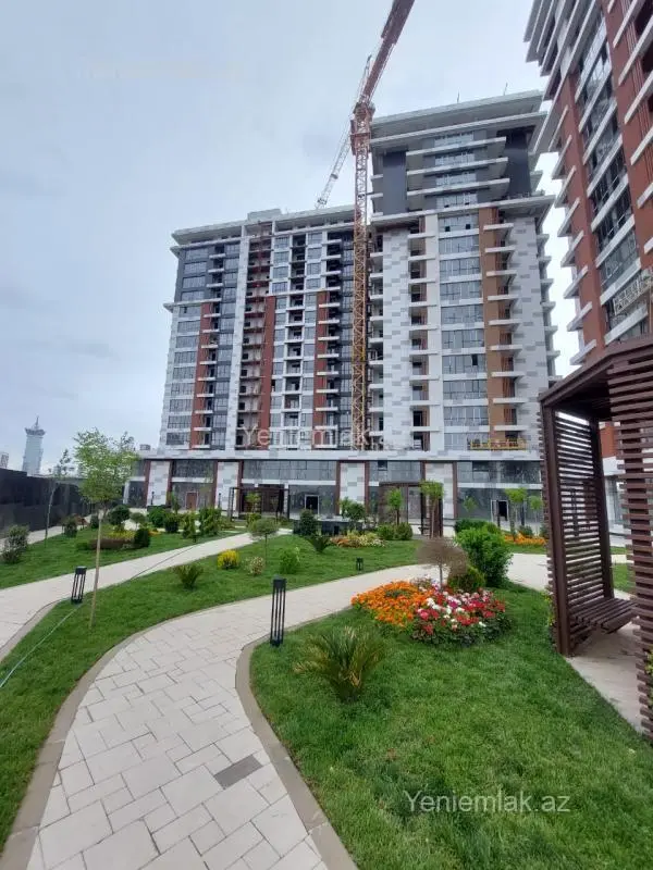 Satılır 3 otaqlı yeni tikili 107 m²